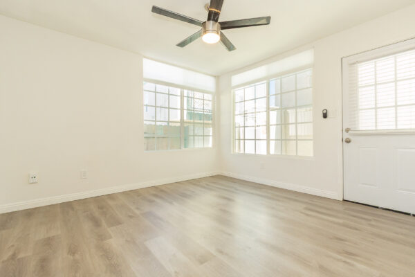 830 1/2 W Mission bay Dr, San Diego, CA 92109 photo 2