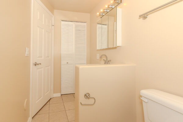 5252 Balboa Arms #155, San Diego, CA 92117 photo 10
