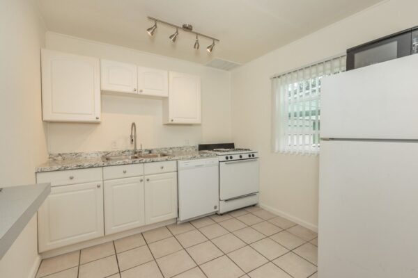1475 Hornblend, San Diego, CA 92109 photo 9