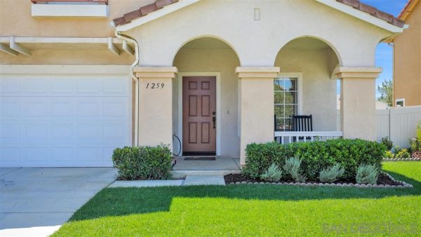 1259 Via Caliente, San Marcos, CA 92069 photo 2