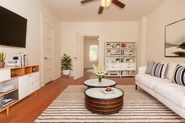 2206 Julian Avenue, San Diego, CA 92113