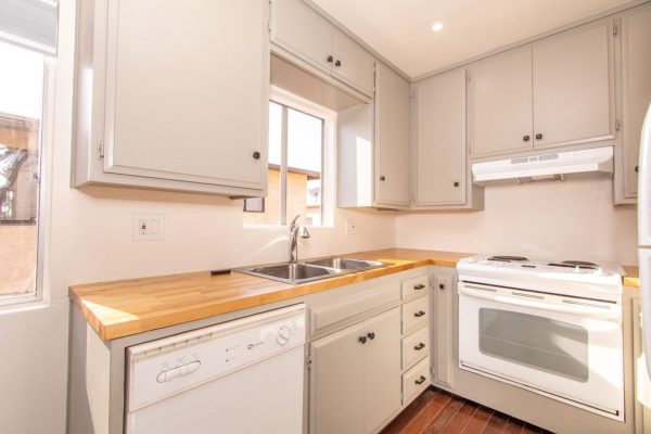 1069-B Chalcedony St, San Diego, CA 92109 photo 6