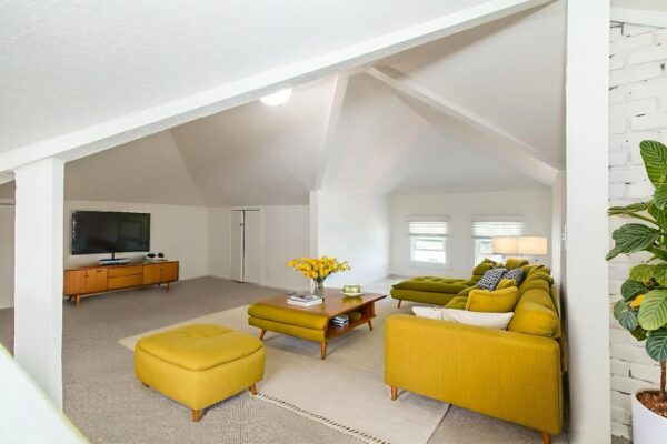 2208 Julian Avenue, San Diego, CA 92113