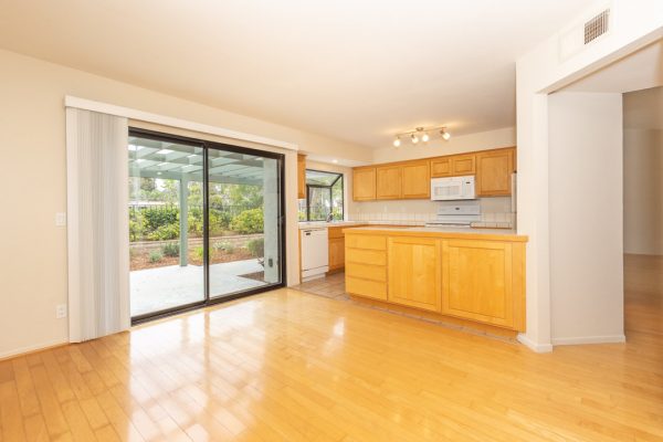2042 Cottage Way, Vista, CA 92081 photo 5