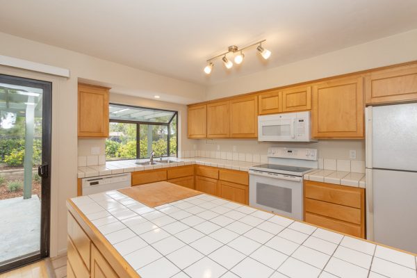 2042 Cottage Way, Vista, CA 92081 photo 7