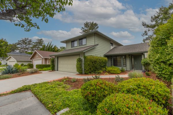 2042 Cottage Way, Vista, CA 92081