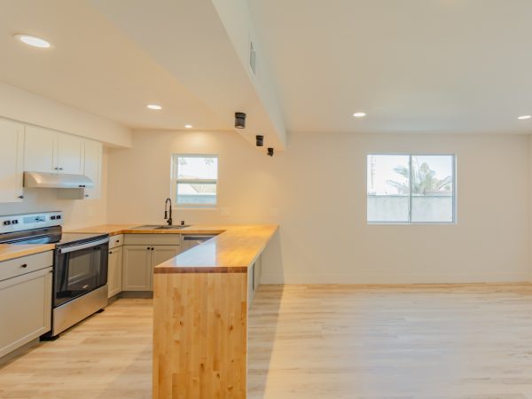 4739 Point Loma Ave B, San Diego, CA 92107 photo 2