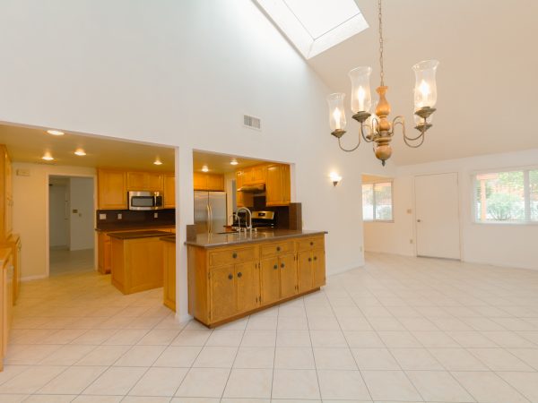 4024 Via del Conquistador, San Diego, CA 92117 photo 3