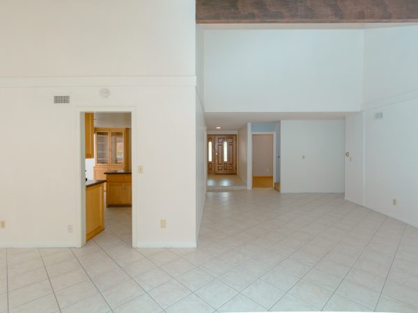 4024 Via del Conquistador, San Diego, CA 92117 photo 9