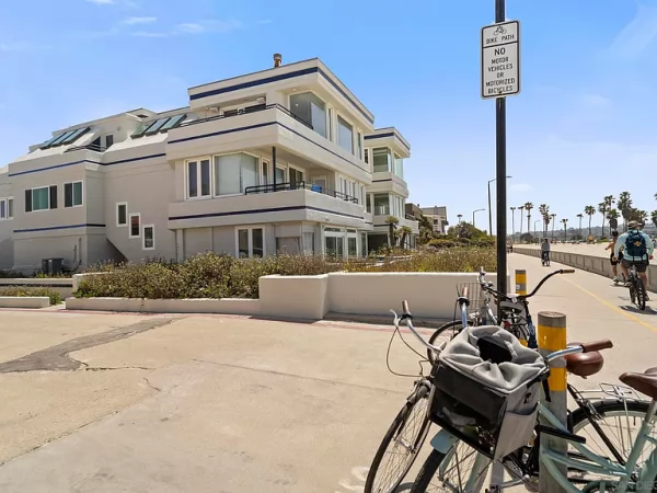 2689 Ocean Front Walk, San Diego, CA 92109 photo 27