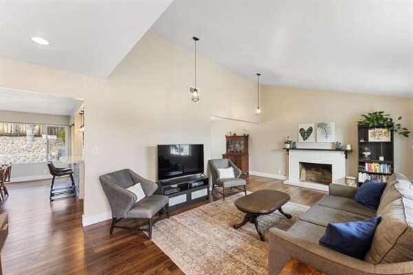 1122 Calle Vista Ave., Escondido, CA 92027