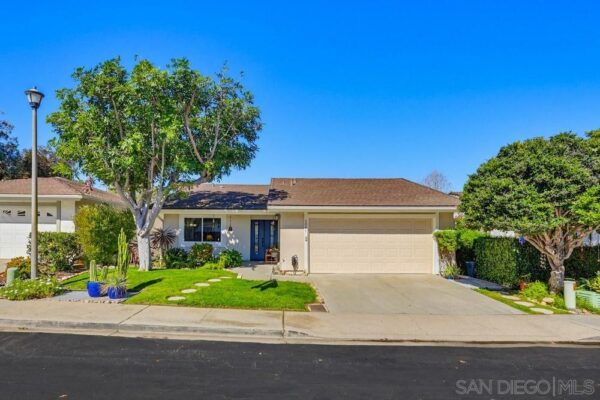 3041 Caminito Arenoso, San Diego, CA 92117 photo 1