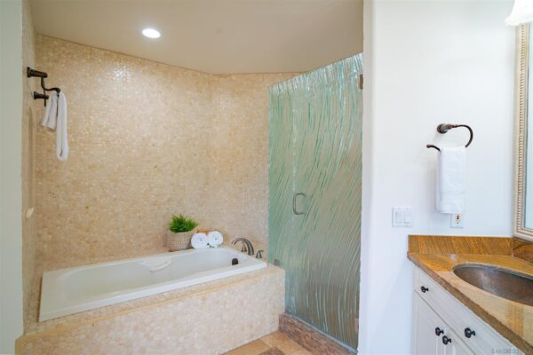 2689 Ocean Front Walk, San Diego, CA 92109 photo 24